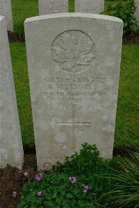 Etaples Military Cemetery - Liddell, R W